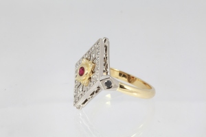 Two tone 18ct white and yellow gold Burmese ruby dress ring _8847